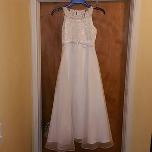 David's Bridal Junior Bride / flower girl gown
